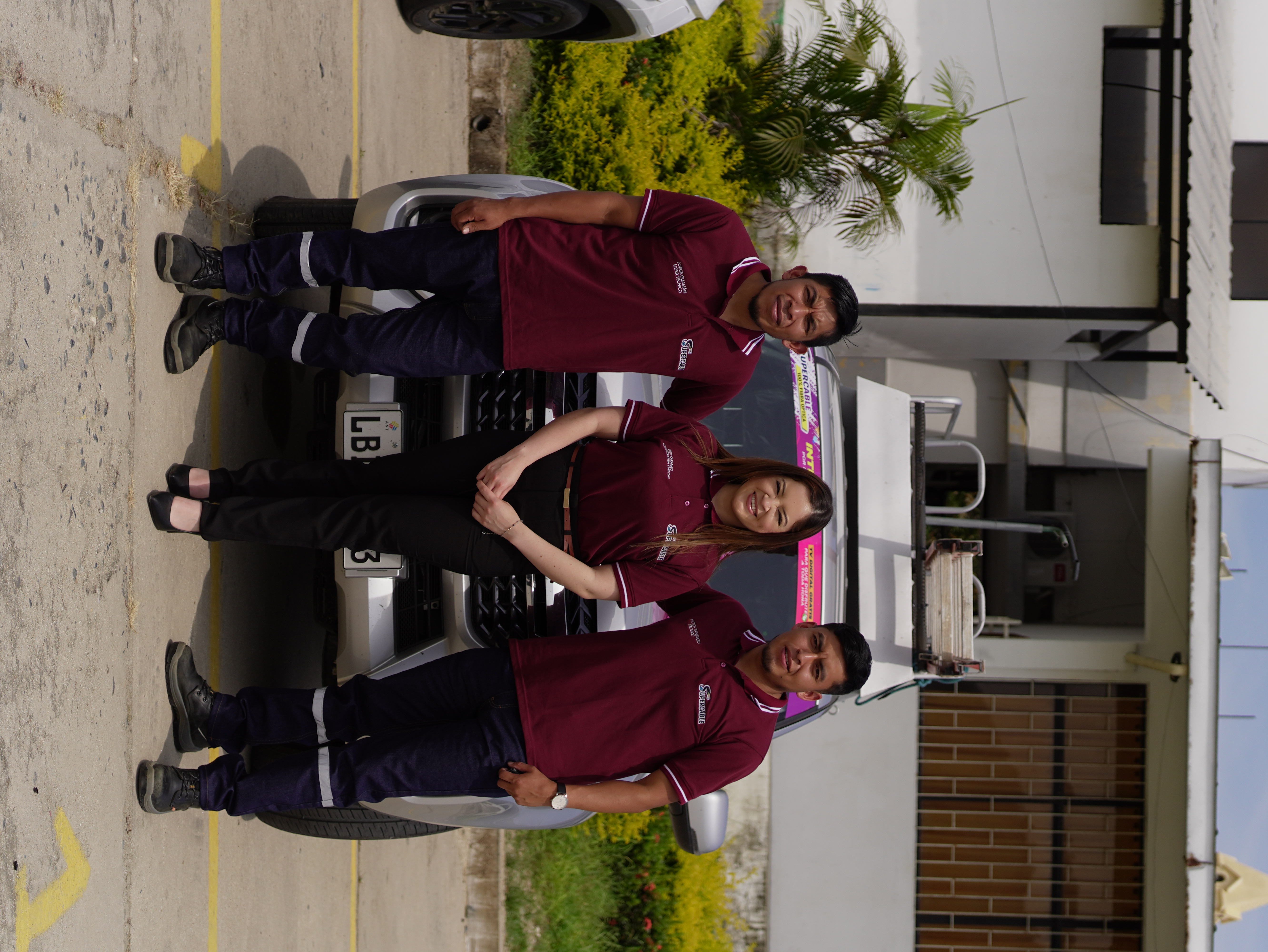 Equipo Supercable en campo
